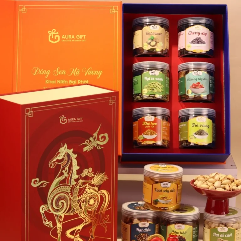 Hộp quà Tết nắp lật mở, khay đỏ xếp 6 hũ hạt, trà ô long, khô heo và quả sấy
