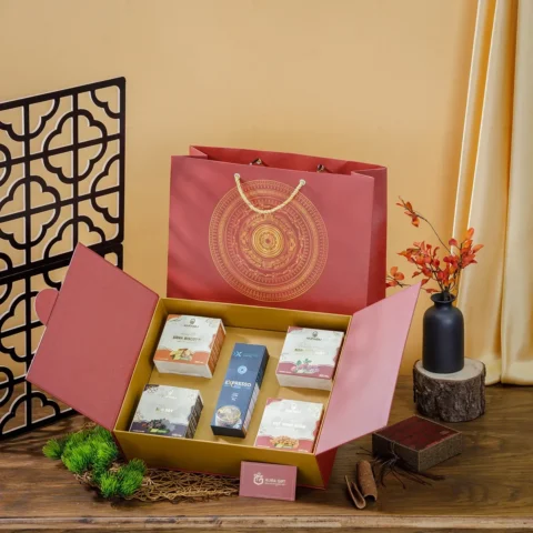 Set quà Tết Vạn Xuân – mở hộp