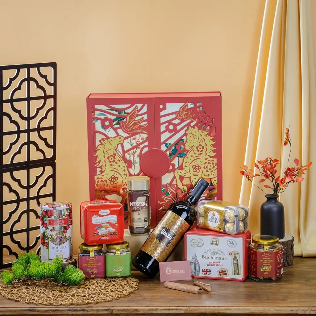 Hộp quà Tết 2 cánh cắt rỗng ép kim, kèm rượu vang, sô-cô-la, bánh quy thiếc