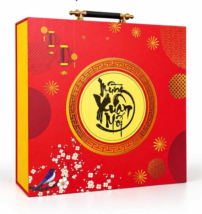 Quà Tết tặng khách hàng hộp đỏ có quai chữ Mừng Xuân Mới