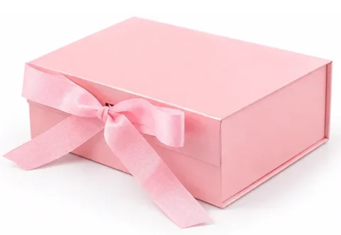 Hộp quà 8/3 nắp lật màu hồng pastel thắt nơ lụa tặng nữ đồng nghiệp